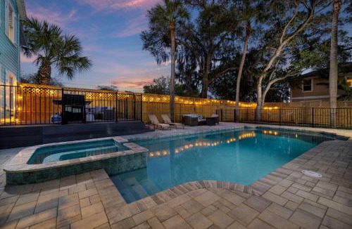 Palm Harbor House | Luxurious Escape Sleeps 10 with Private Pool & Spa