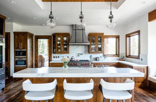 Spanish Peaks House | Luxurious Estate Comfortably Sleeps Up to 12 Guests