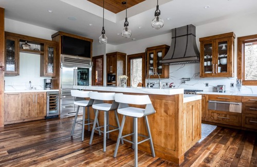 Spanish Peaks House | Luxurious Estate Comfortably Sleeps Up to 12 Guests