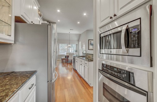 West Oak Hill House | Luxurious Executive home. Pet-Friendly. 20 minutes ride to downtown Austin