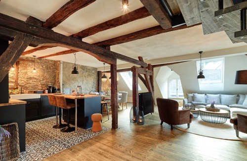 Bernkastel House | Luxurious, feel-good half-timbered house with a terrace and a view of the vineyards