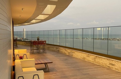 Cabanga Apartment | Luxurious Flat with Stunning View!