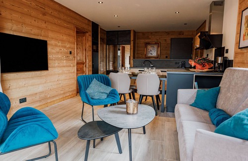 Le Chambon-sur-Lignon Cottage | Luxurious Lodge with Private Jacuzzi, Pool, and Gym Access near Chambon-sur-Lignon Golf Course