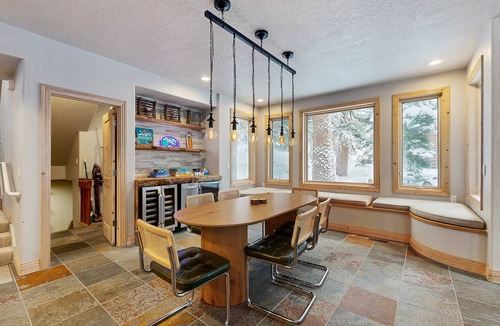 Salt Lake Mountain Resorts House | Luxurious furnished modern mountain ski chalet set deep in the woods