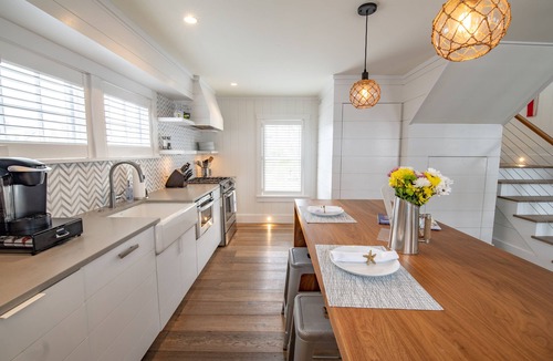 Nantucket Town House | Luxurious Harbor View Twin Cottages! Walk & Bike To Everything!