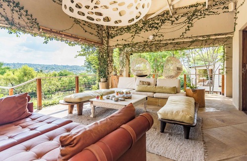 Greater Johannesburg Metropolitan Area House | Luxurious Hideaway Villa (4 Bedroom | Fast Wifi | Secure Suburb)