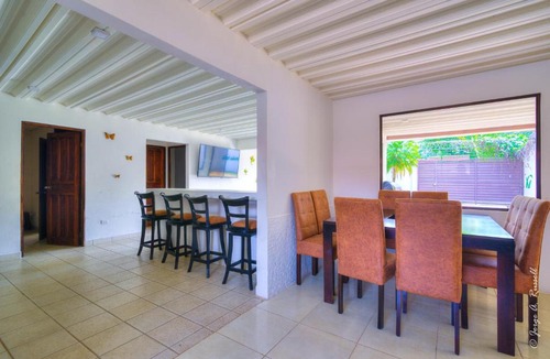 Jaco House | Luxurious Hideaway with Pool and Rooftop Deck