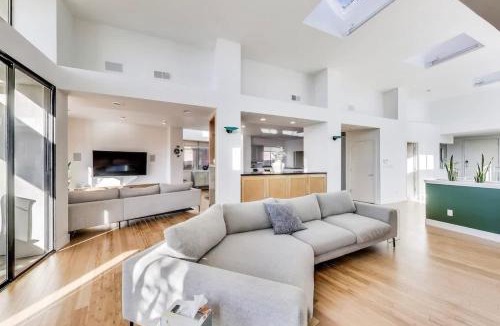 Piedmont House | Luxurious Hillside Home wAC & Gorgeous SF Views!