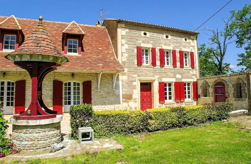 Gardonne House | Luxurious home in Gardonne with private swimming pool, can be inside or outside