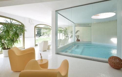 Acqua Loreto House | Luxurious Home In Morre