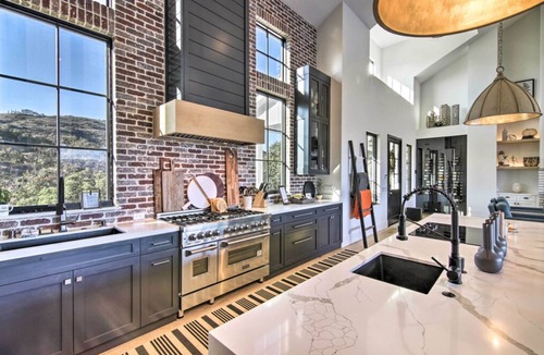 Temecula House | Luxurious home with breathtaking views on Avocado Grove