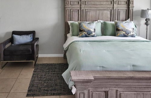 Riverview House | Luxurious home with zen energy. Experience joy.