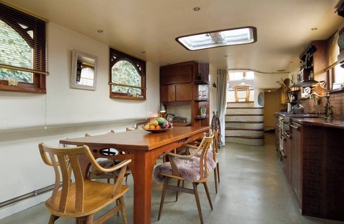 Jordaan Boat Rental | Luxurious Houseboot with jacuzzi in the Historic Amsterdam Canals