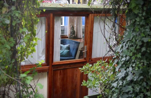 Jordaan Boat Rental | Luxurious Houseboot with jacuzzi in the Historic Amsterdam Canals