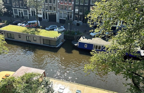 Jordaan Boat Rental | Luxurious Houseboot with jacuzzi in the Historic Amsterdam Canals