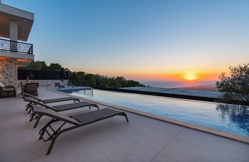 Kas Villa | Luxurious Infinity Pool, Indoor Pool, Sauna, Turkish Bath and Magnificent View