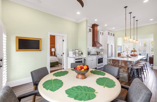 Historic Seaport House | Luxurious Island Pearl - June 1st-July 15th 15% Off!-Private Pool - 2BD/2Bath