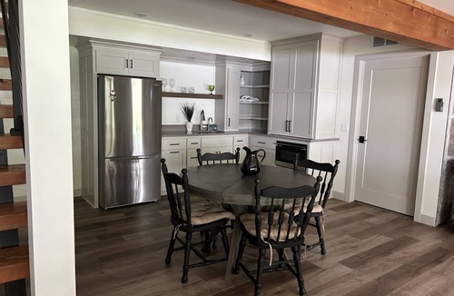 Cold Spring House | Luxurious lake home, new 4 bdrm, 3 bath 2 kitchens modern farmhouse on SRCL.org