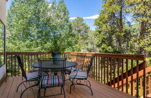 Highland Meadows House | Luxurious & Large with Private Hot Tub - 3 Living Rooms - Convenient to Free Bus