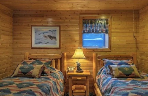 Barbeau House | Luxurious Lodge & Retreat Center in the beautiful UP