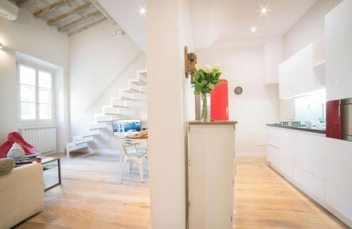 Santa Maria Novella Apartment | Luxurious Loft Apartment in the Heart of Florence, Near Santa Maria Novella