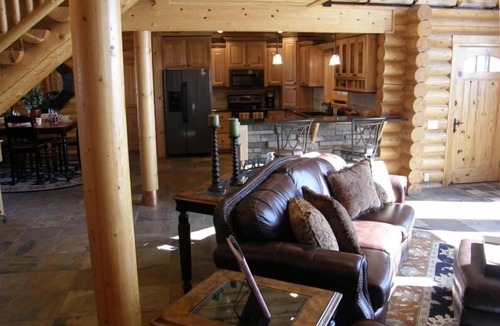 Garrison Cabin | Luxurious Log Home with Mille Lacs Lake Sunrise Views