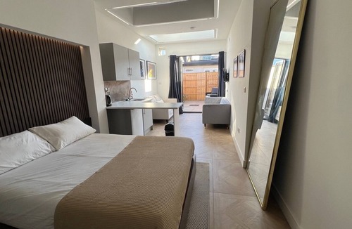 Harrow House | Luxurious London Studios