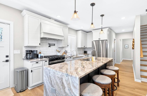 Mount Washington House | Luxurious, Modern Home in Pittsburgh's Mt. Washington Neighborhood