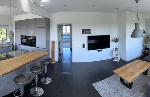 Region Hannover District Apartment | Luxurious, modern loft with jacuzzi, kitchen & air conditioning