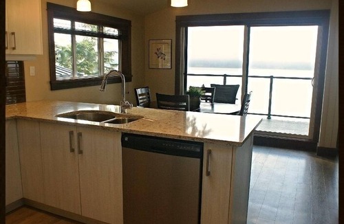 Port Renfrew Cottage | Luxurious Modern Oceanfront Cottage in Port Renfrew