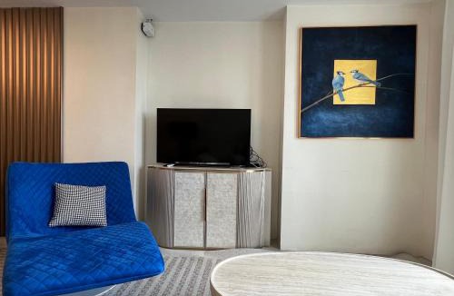 Baclaran Apartment | Luxurious Modern Penthouse 2BR Cross City of Dreams OKADA SOLAIRE MOA Airports