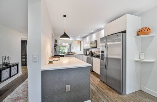 Naples Condo | Luxurious! Modern Remodeled 2 bed/2 bath Naples Condo ~