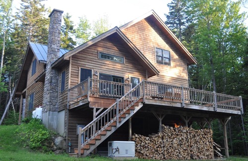 Ludlow Cabin | Luxurious Mountain Cabin near Okemo with High-End Modern Amenities for up to 12