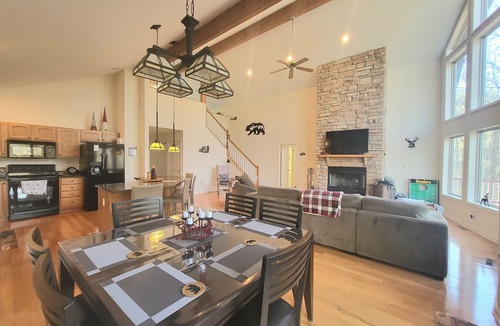The Woods Cabin | Luxurious Mountaintop Chalet/Cabin in 'The Woods Golf Resort':Access Amenities