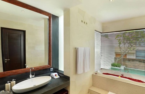 Kampial House | Luxurious MRC 2-Bedroom Villa #B5