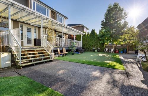Arbutus Ridge House | Luxurious Multi-Family Home in Vancouver West, 10 Mins Downtown