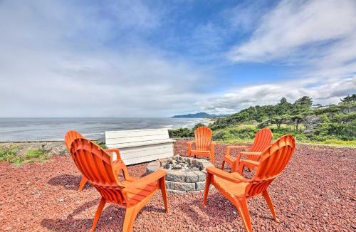 Agate Beach House | Luxurious Newport Estate w/Spa & Lighthouse Views