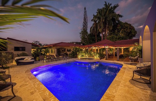Jaco Villa | Luxurious Oasis/Transportation/Breakfast/Maid- Close To Beach