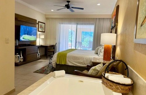 Loreto Resort | Luxurious ocean front 2 bedroom suite with spectacular views