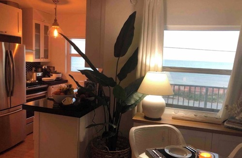 Ormond-by-the-Sea Condo | Luxurious Oceanfront Ormond Getaway
