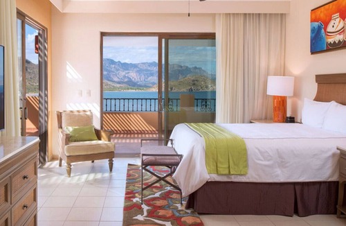 Loreto Apartment | Luxurious Oceanfront Escape in Loreto