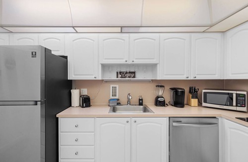 Hollywood South Central Beach Condo | Luxurious Oceanfront Condo –Unmatched Views & Resort-Style Living-20 min to MAJOR INTERNATIONAL SPORTING EVENT