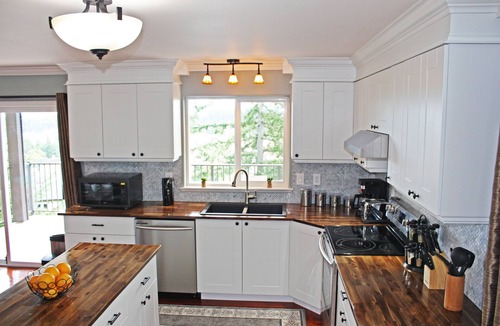 Victoria House | Luxurious Olympic View Suite 1400 Sq ft + Balcony