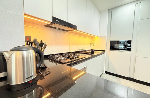 Al Barsha Apartment | Luxurious One Bedroom Suit - Dubai