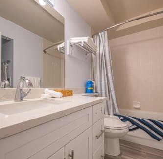 Canmore Apartment | Luxurious One Bedroom Suite for a Larger Family 162