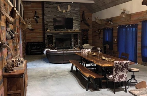Girard Cabin | Luxurious Otter Pointe