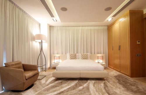 Abu Dhabi Villa | Luxurious Overwater Villa Escape on Nurai Island