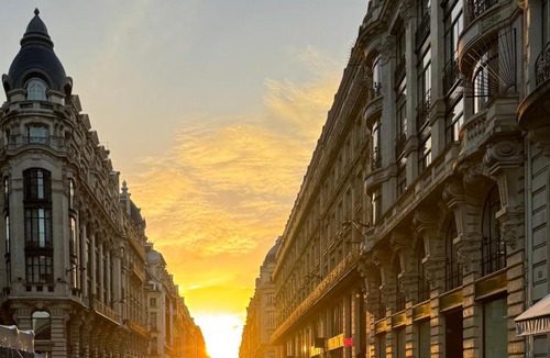 Quartier du Mail Apartment | Luxurious Paris Loft Near Opéra