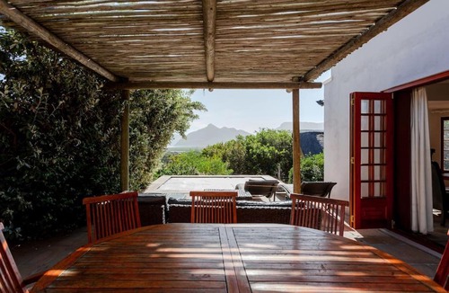 Capri House | Luxurious Peaceful Mountain Retreat-Heated Pool