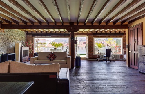 Laredo Condo | LUXURIOUS PENTHOUSE IN THE CENTER OF LAREDO, 3 minBEYBEACH, MOUNTAIN VIEWS AND FREE PARKING